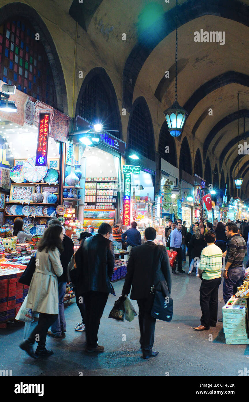Turchia, Istanbul, Eminoenue e il Bazar delle Spezie, il Bazaar Egiziano Foto Stock