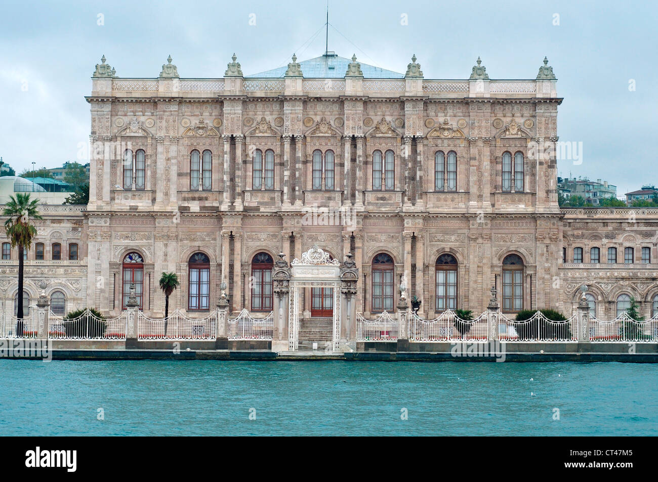 Turchia, Istanbul, Palazzo Dolmabahce, il Palazzo del Sultano del XIX  secolo Foto stock - Alamy