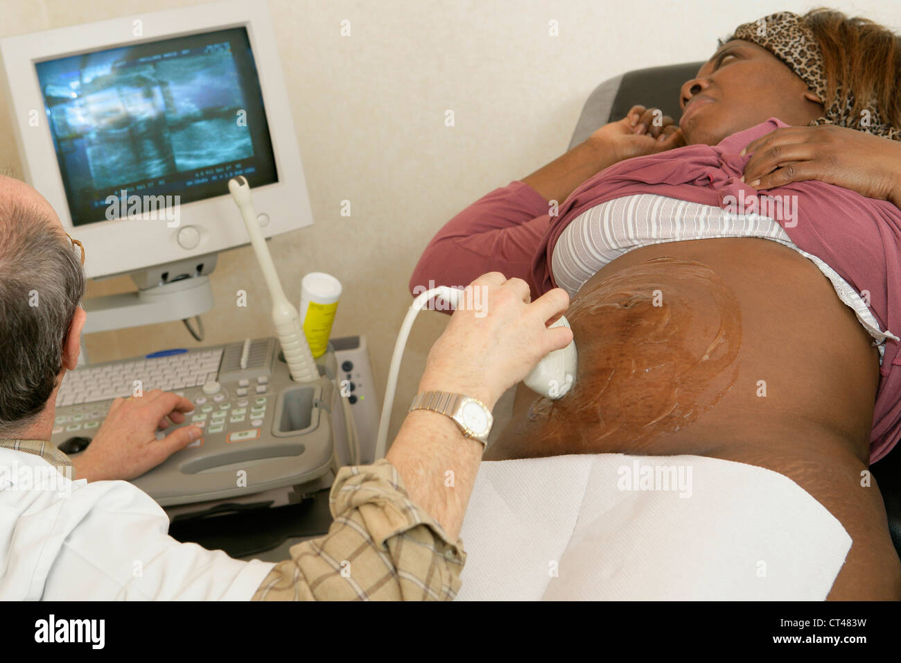 Donna incinta, ecografia Foto Stock