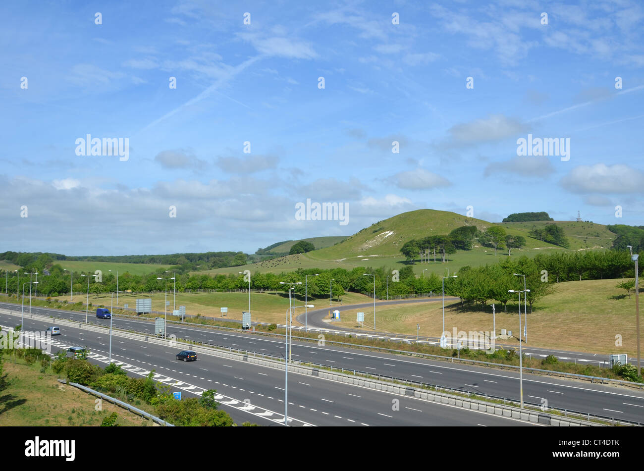 I veicoli che viaggiano lungo una sei Lane Motorway. Immagine presa in Kent, Regno Unito Foto Stock