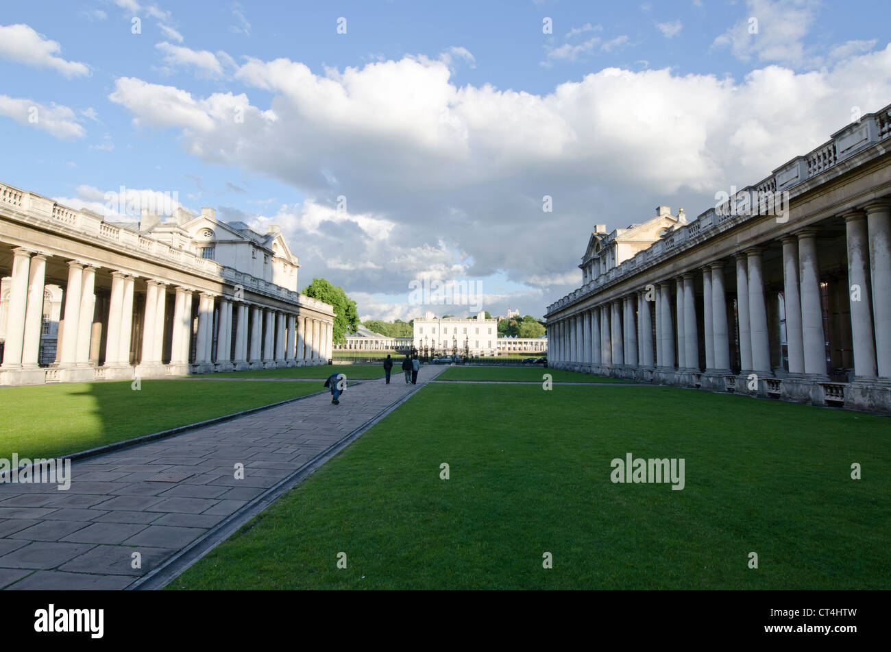 Tra la regina Maria corte e King William Corte Old Royal Naval Hospital di Londra Greenwich avviato da Wren finito da Vanbrugh Foto Stock