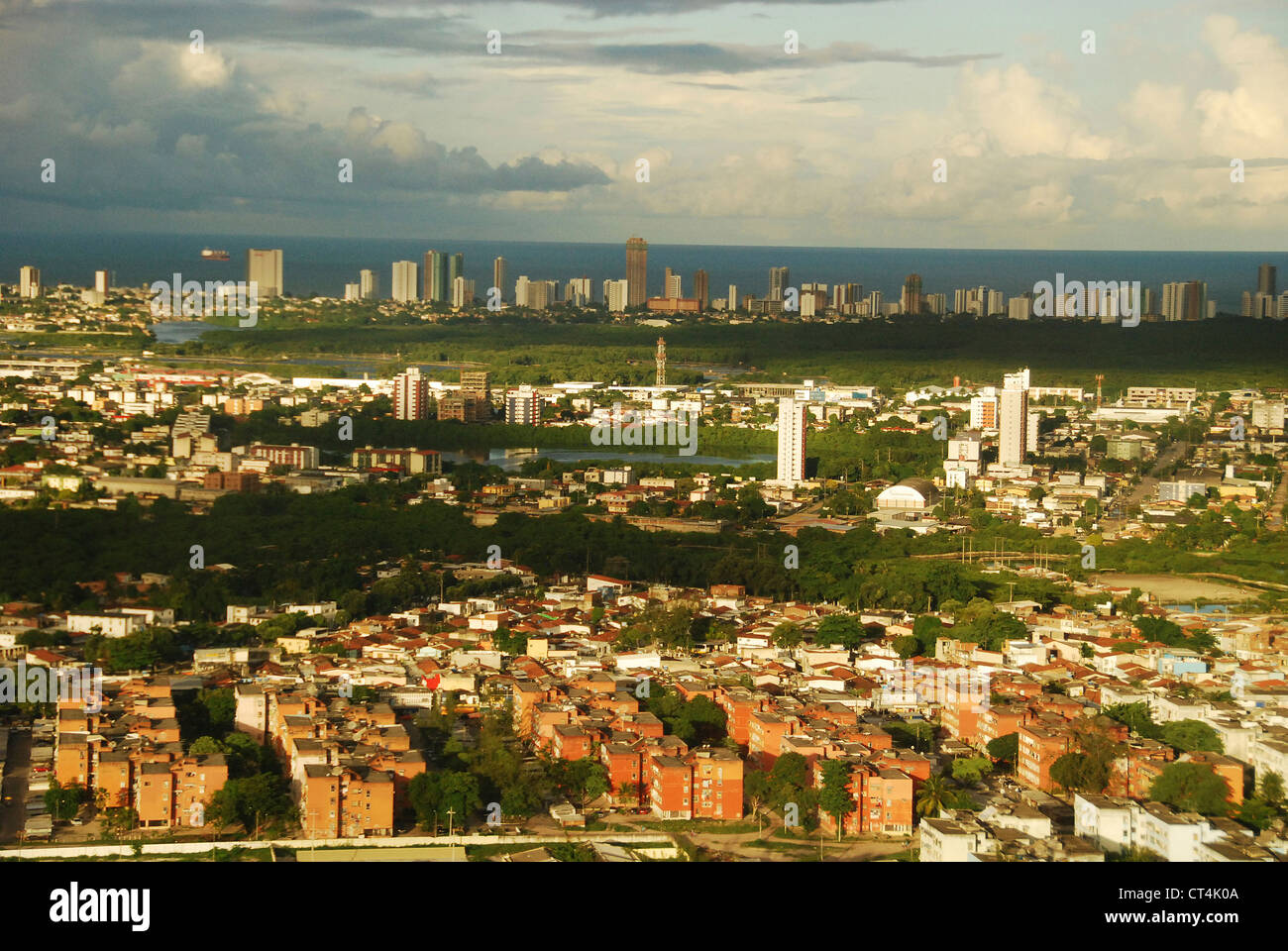 Il Brasile, Pernambuco, Recife, paesaggio urbano dall'aereo Foto Stock
