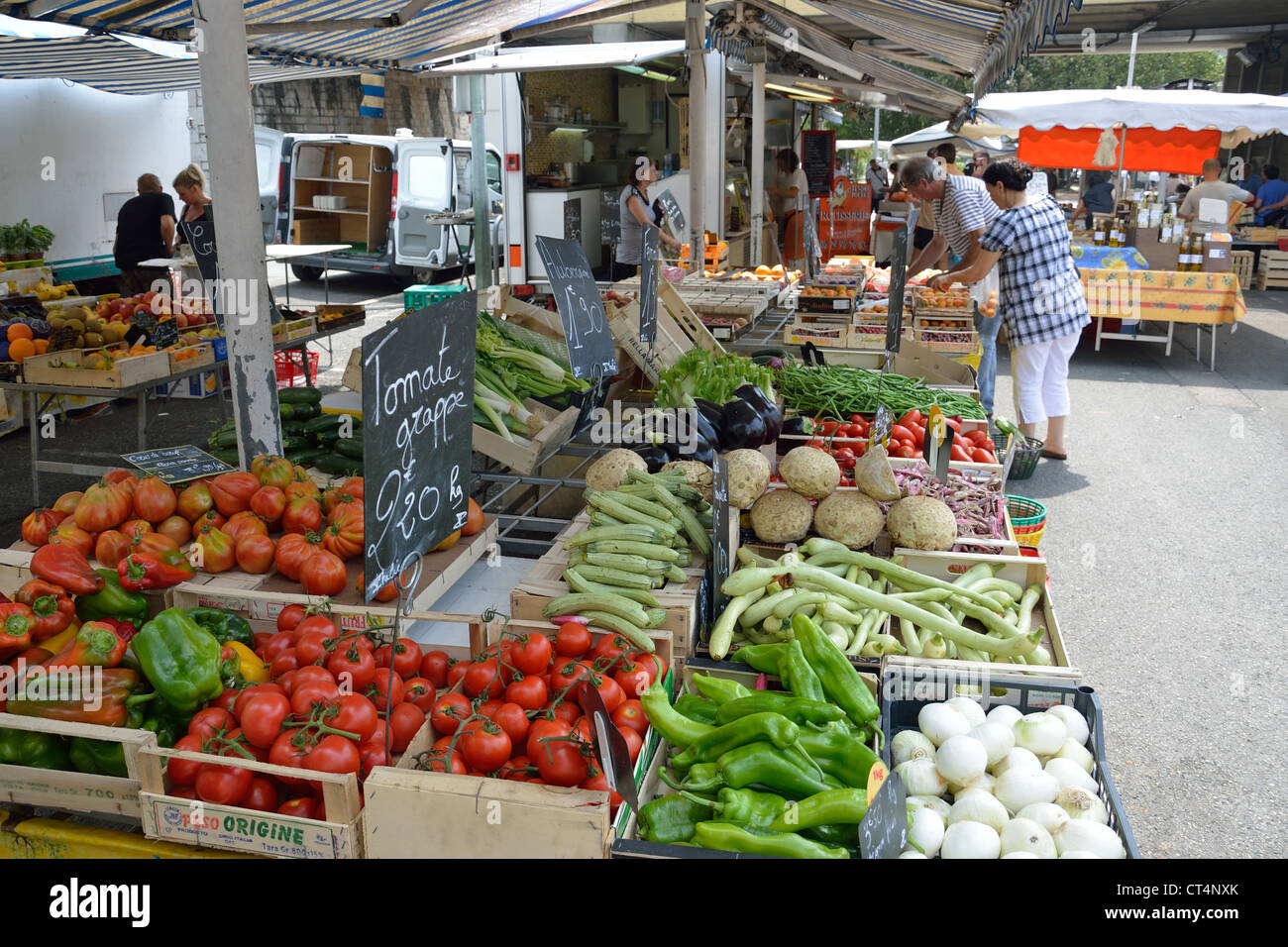 Street market alimentare, Avenue de Verdon, Menton, Côte d'Azur, Alpes-Maritimes, Provence-Alpes-Côte d'Azur, in Francia Foto Stock