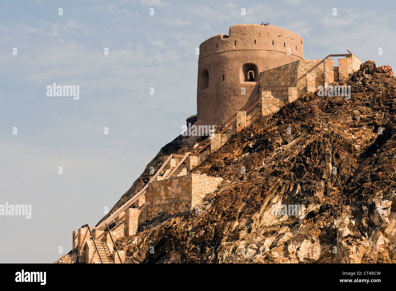 Elk207-1154 Oman, Muscat Muttrah, Corniche, portoghese torre di avvistamento Foto Stock