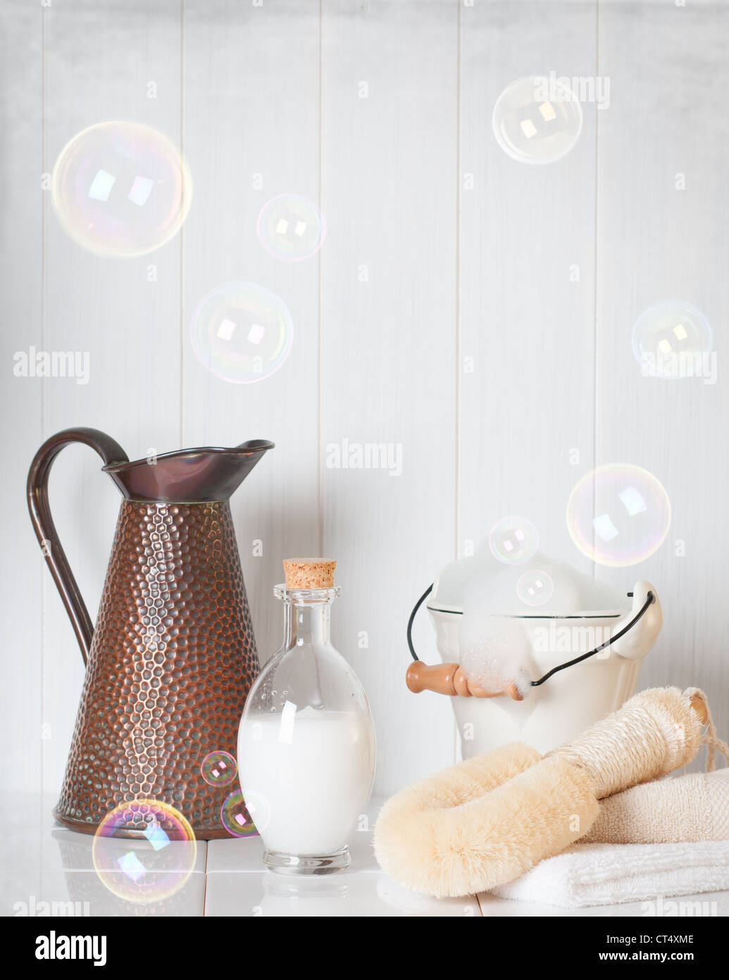 Bolla bagno con schiuma di sapone e bolle Foto Stock