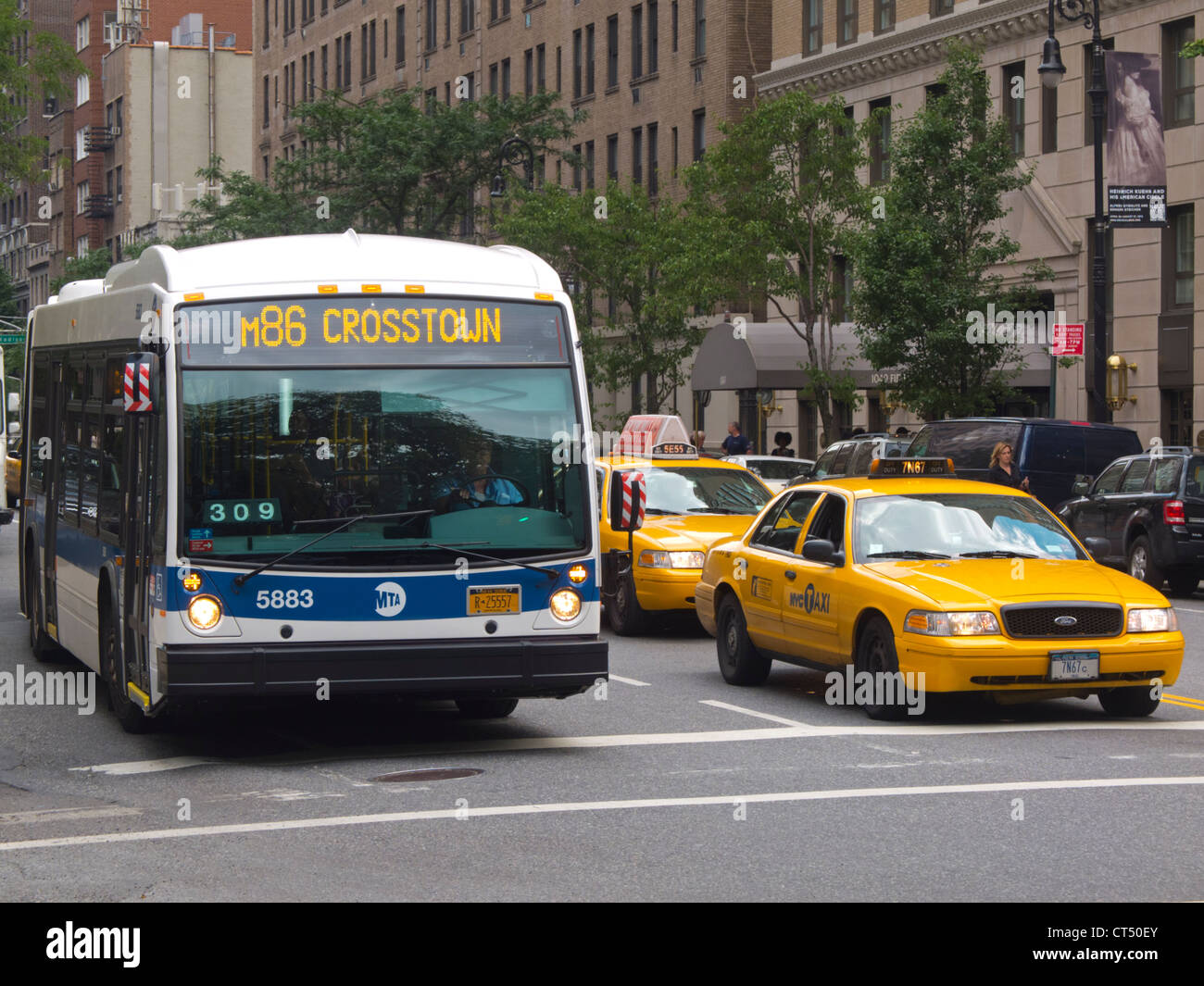 M86 autobus di traverstown per le strade di Manhattan New York City Foto Stock