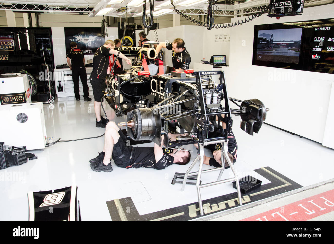 Team Lotus F1 garage. British Formula 1 Grand Prix, Silverstone, 2012 Foto Stock