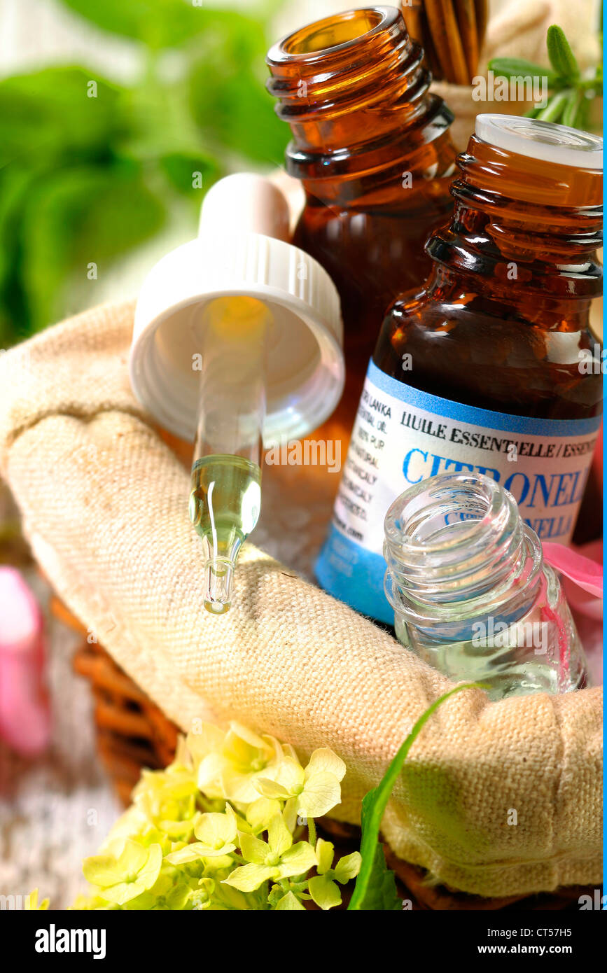 OLIO ESSENZIALE Foto Stock