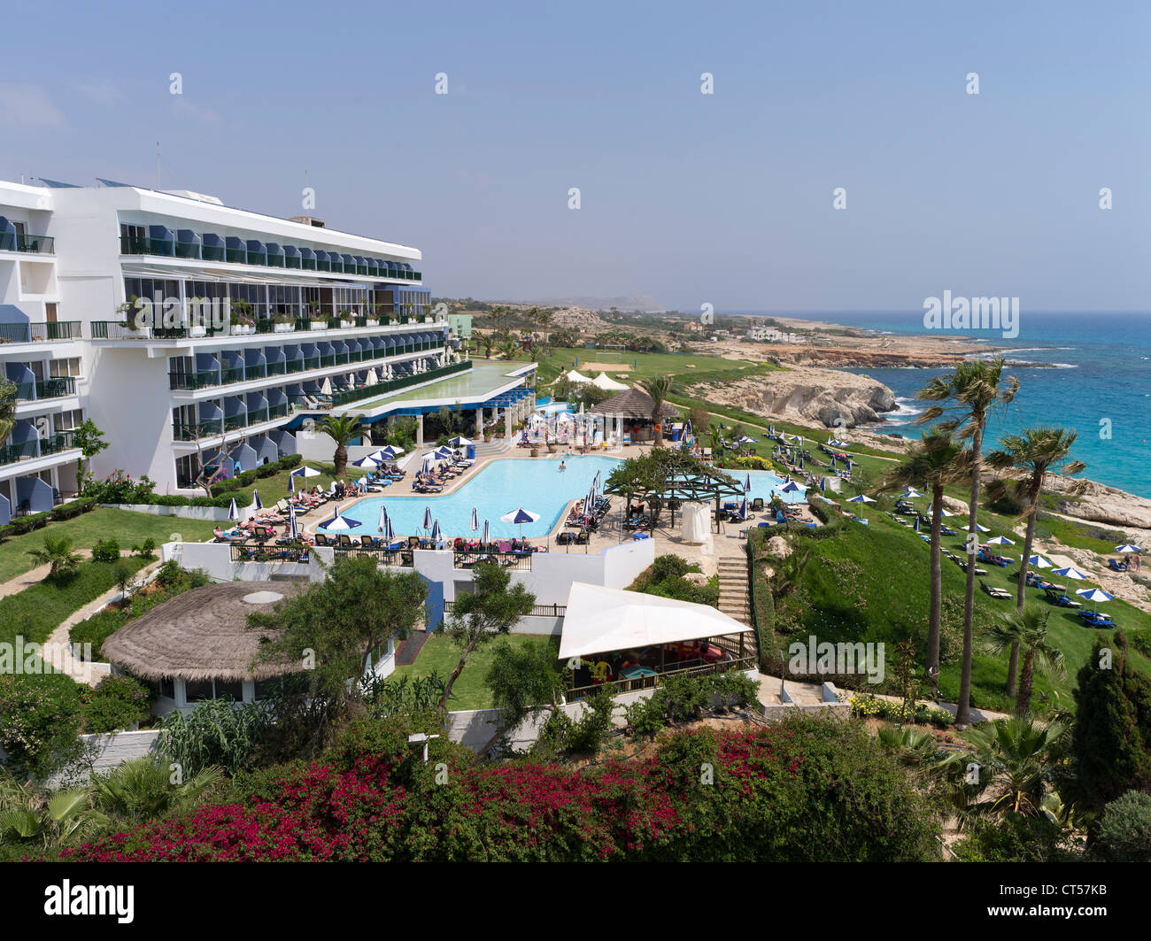 dh Sungarden Beach Hotel AYIA NAPA CYPRUS SOUTH Atlantica Club Hotel piscina e terreno hotel per vacanze Foto Stock