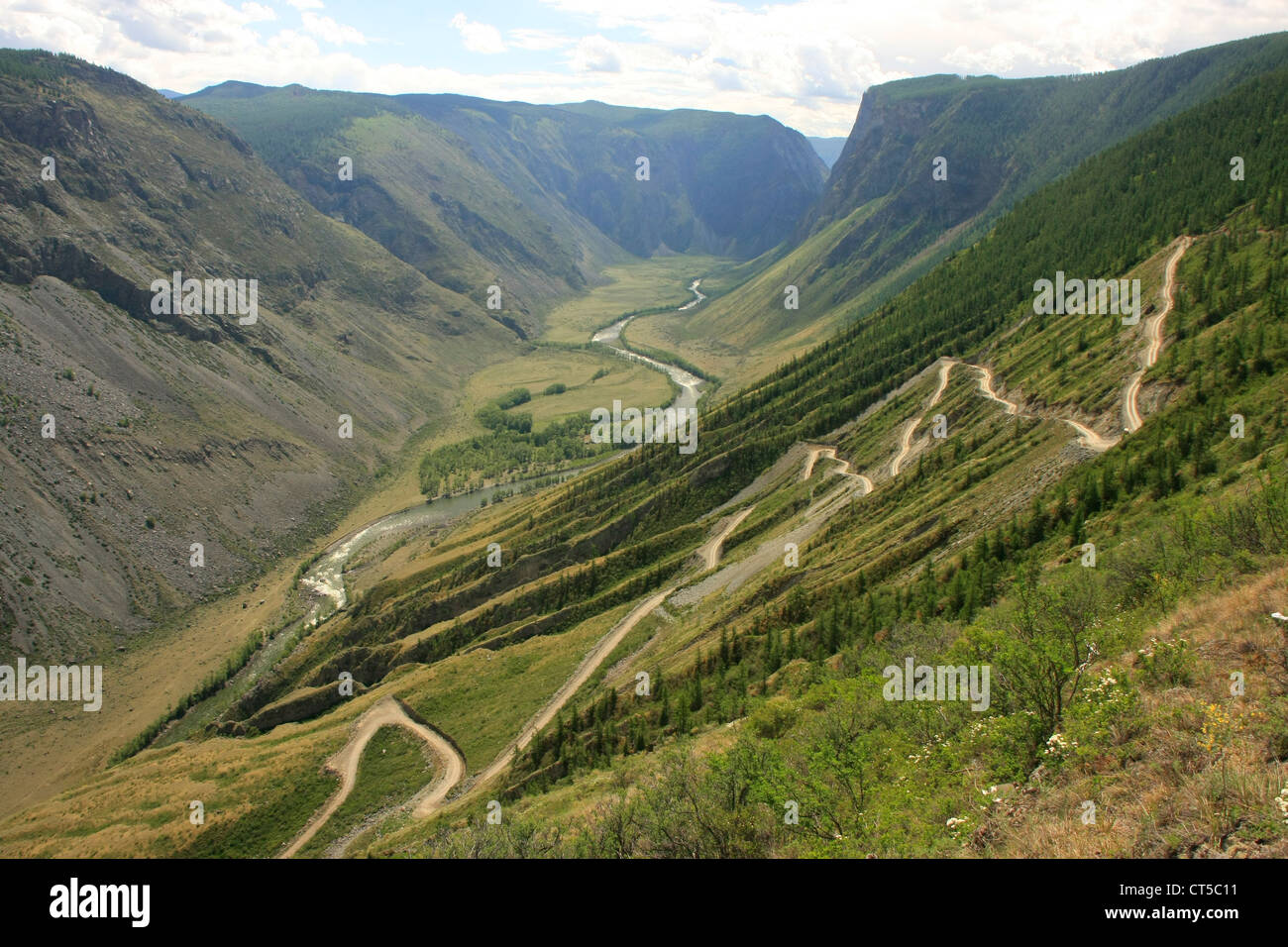 Fiume Chulyshman Canyon e Katu-Yaryk pass, Altai, Siberia, Russia Foto Stock