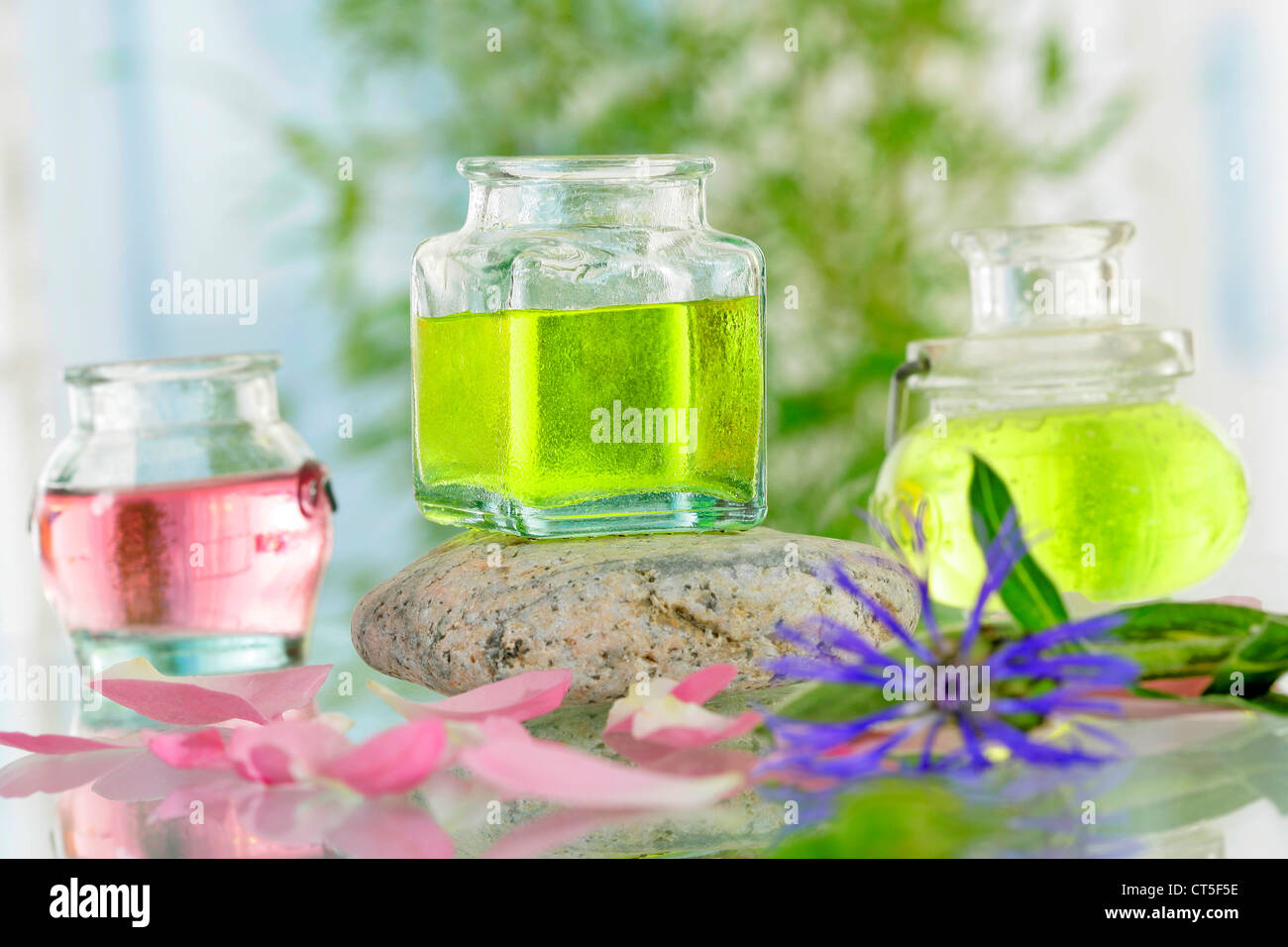 OLIO ESSENZIALE Foto Stock
