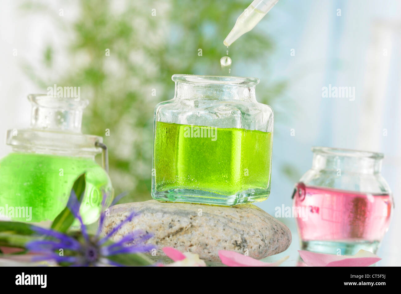 OLIO ESSENZIALE Foto Stock