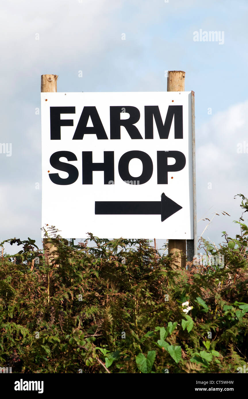 Una farm shop segno nella campagna inglese Foto Stock