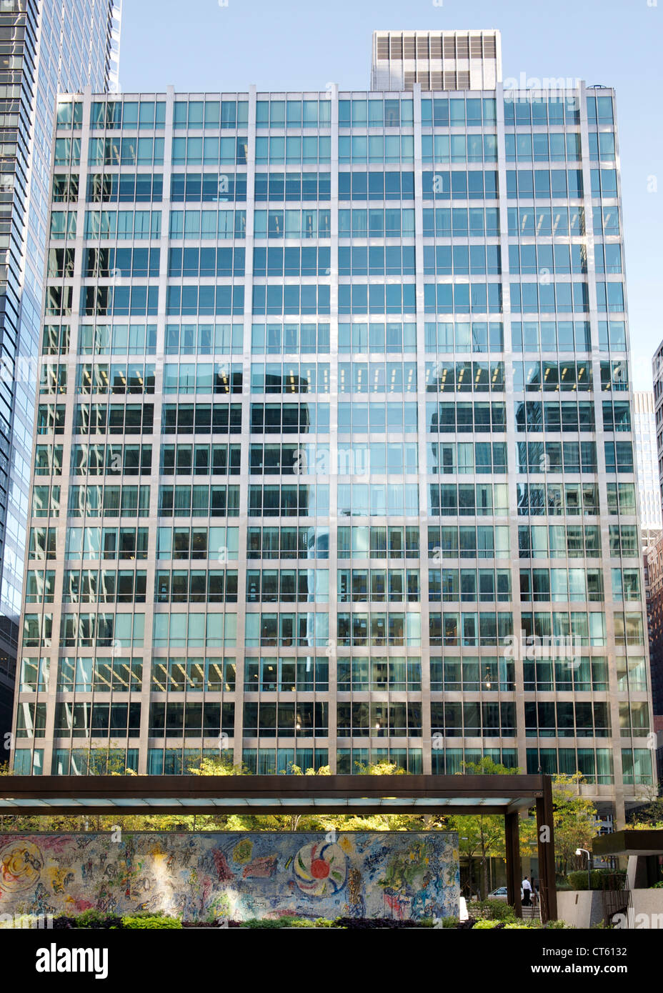 Entroterra edificio in acciaio a Chicago, Illinois, Stati Uniti d'America. Foto Stock