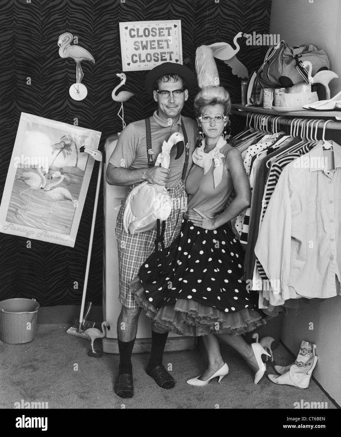 Coppia vintage anni Sessanta da indossare abbigliamento di stile Foto Stock