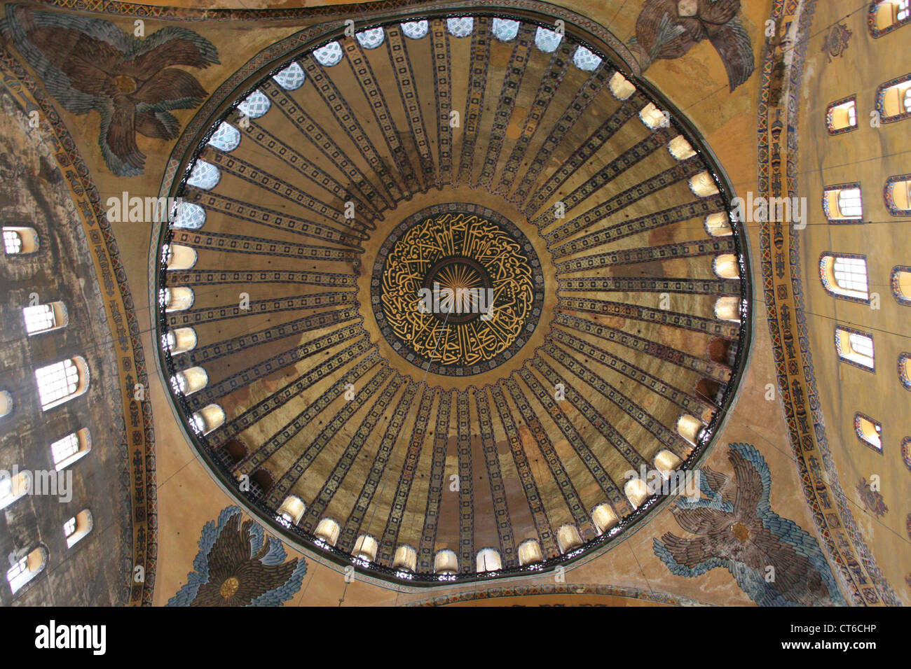 Cupola Centrale, Hagia Sophia, Sultanahmet, Istanbul, Turchia Foto Stock