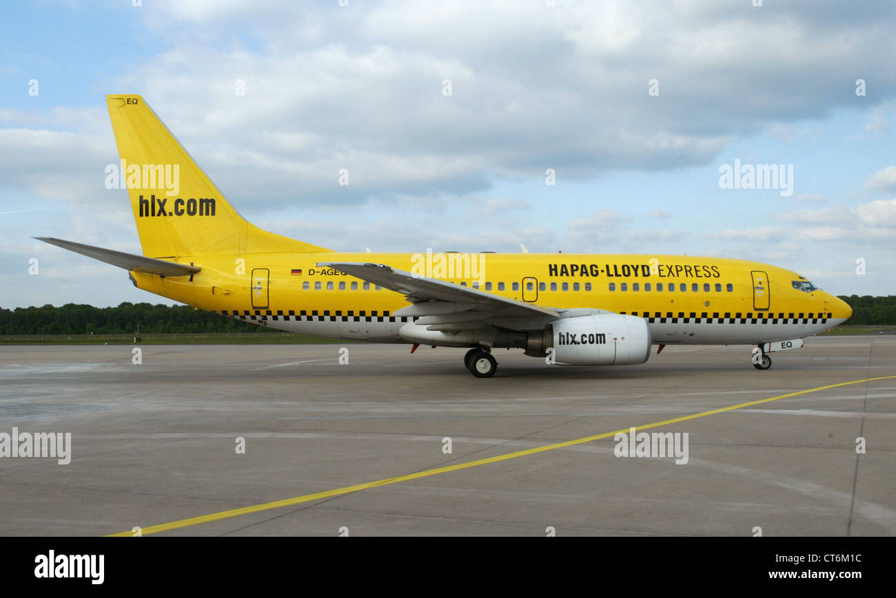 Hapag Lloyd Express macchina presso l'aeroporto di Colonia Bonn Foto Stock