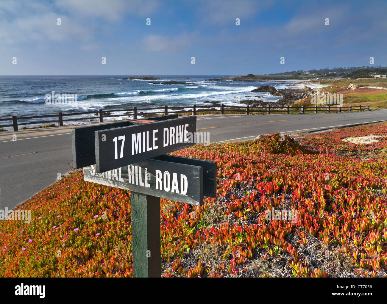 CALIFORNIA 17 miglia strada segno sulla favolosa strada panoramica della costa attraverso Pacific Grove e Pebble Beach sulla penisola di Monterey California USA Foto Stock