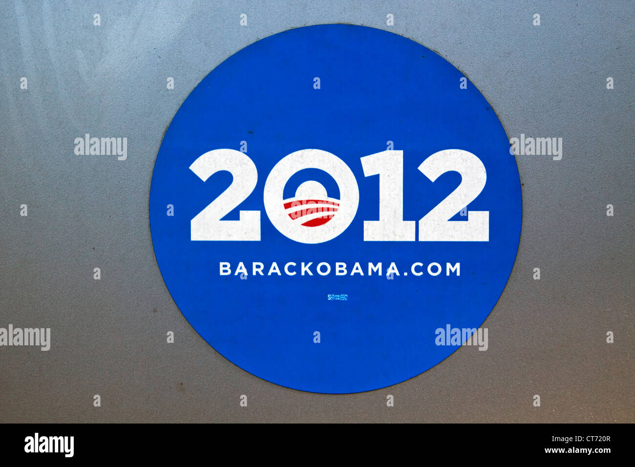 Barack Hussein Obama 2012 adesivo politico su una vettura paraurti. Foto Stock