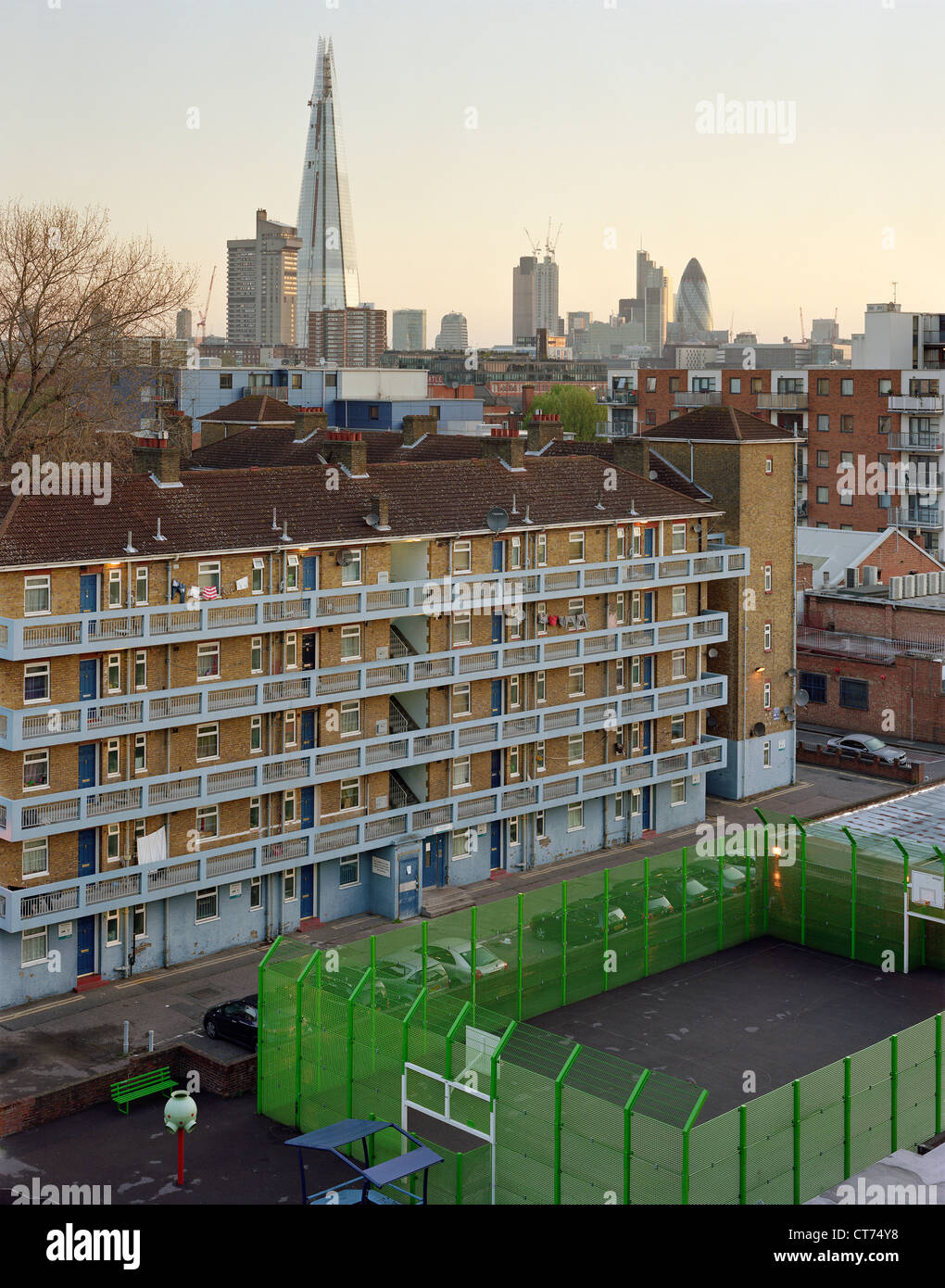 Shard, Londra, Regno Unito. Architetto: Renzo Piano Building Workshop, 2012. Mostra la scala e la qualità del materiale del Shard Foto Stock