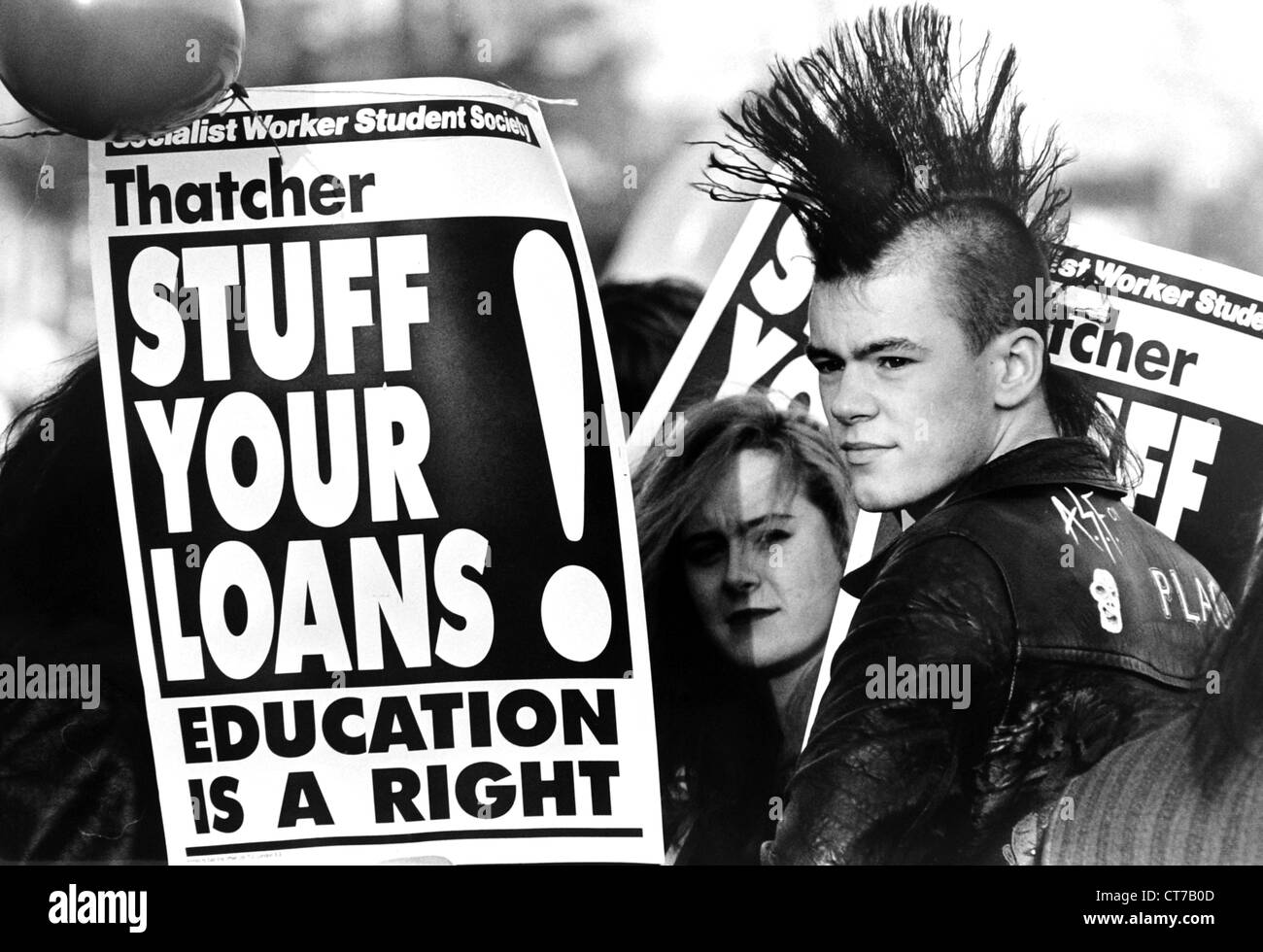 Gli studenti che protestavano a Brighton contro la proposta di prestito studente politica da parte del Primo Ministro Margaret Thatcher nel 1989 Foto Stock