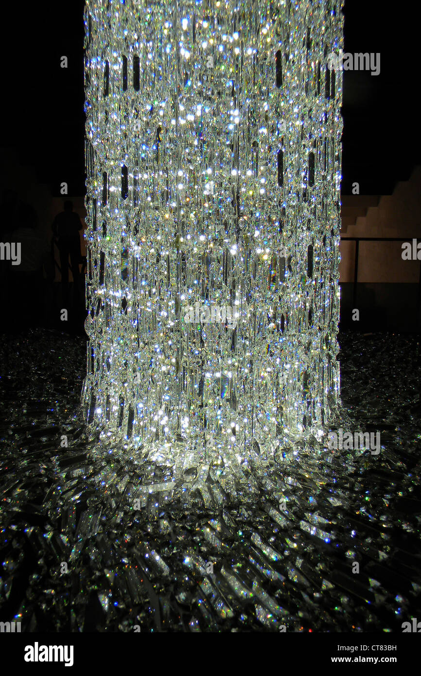 Armenia, Yerevan, il museo di arte contemporanea, Swarovski crystal lampada Foto Stock