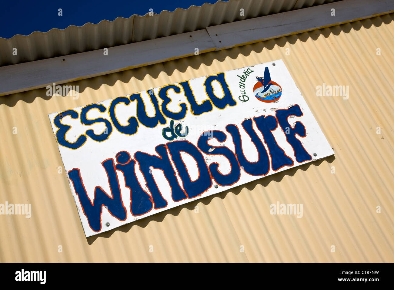 Segno per la scuola di windsurf Foto Stock