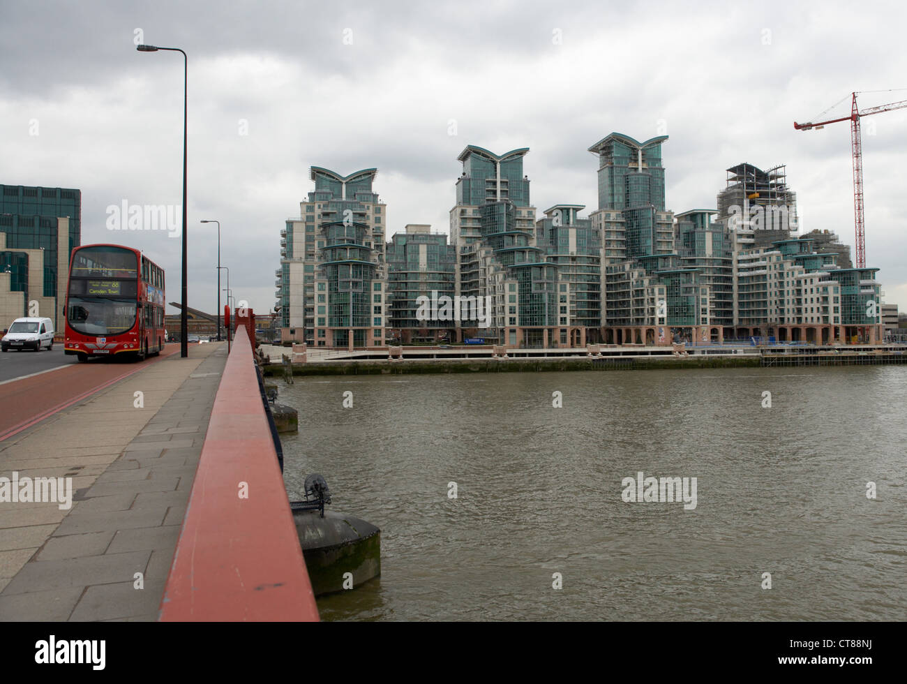 Londra - Nuova costruzione di Appartmenthaeusern sul Tamigi Foto Stock