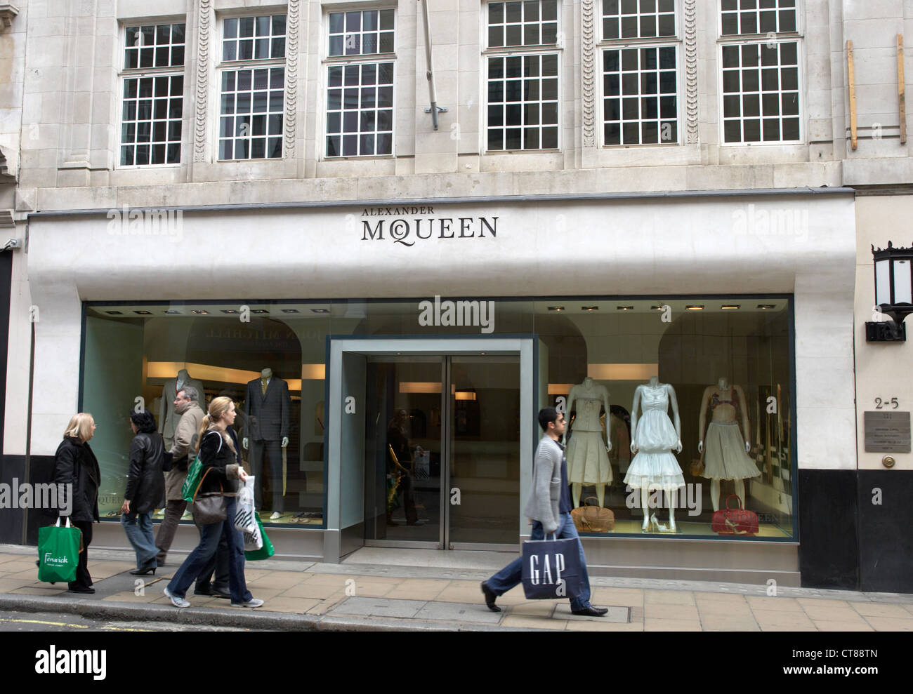 Londra - Nobel boutique di designer Alexander McQueen Foto Stock