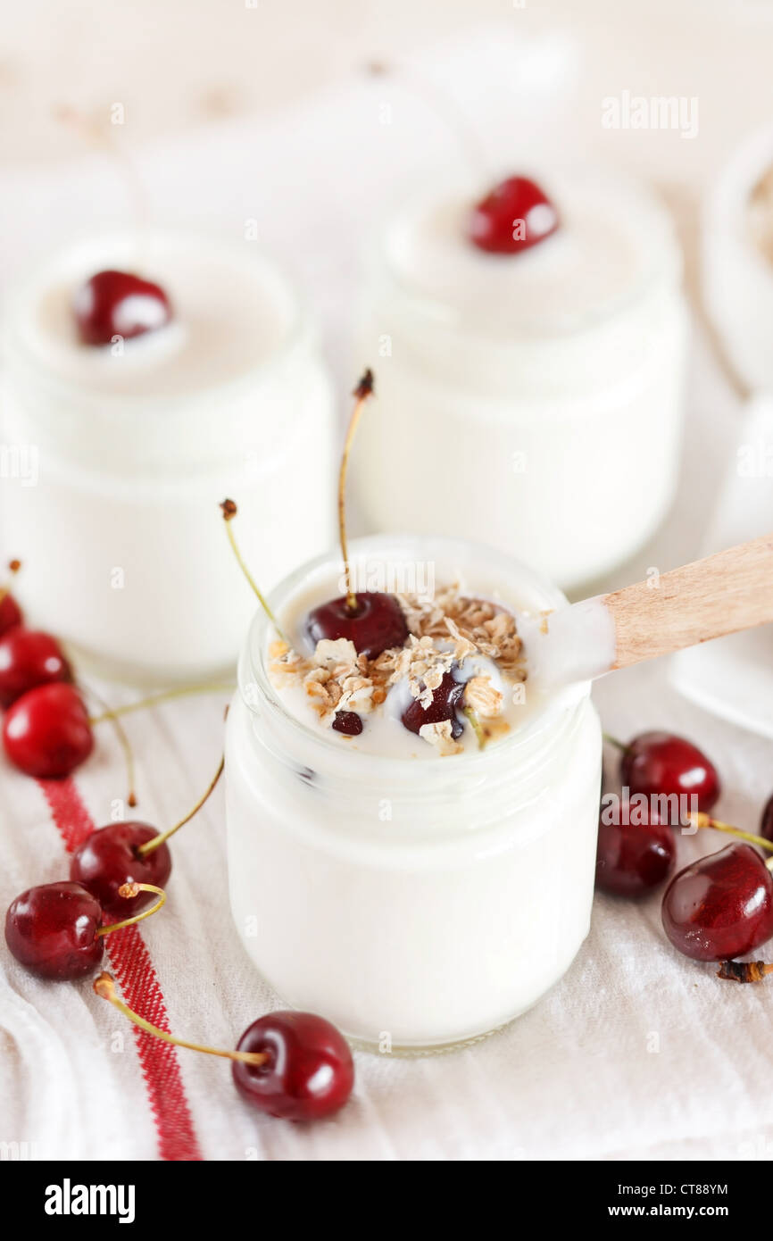 Yogurt con cherry Foto Stock