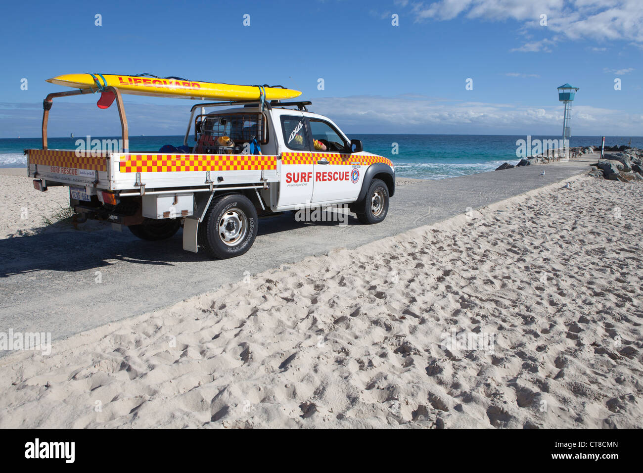 Salvataggio di Surf auto di pattuglia sulla spiaggia della città, Perth, Western Australia Foto Stock