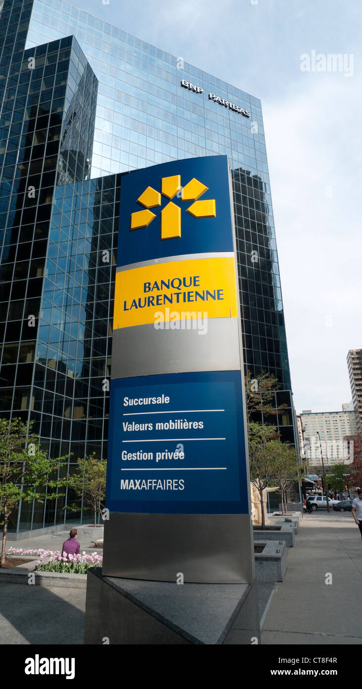 Segno Banque Laurentienne a Avenue McGill College nella città di Montreal, Quebec, Canada Foto Stock