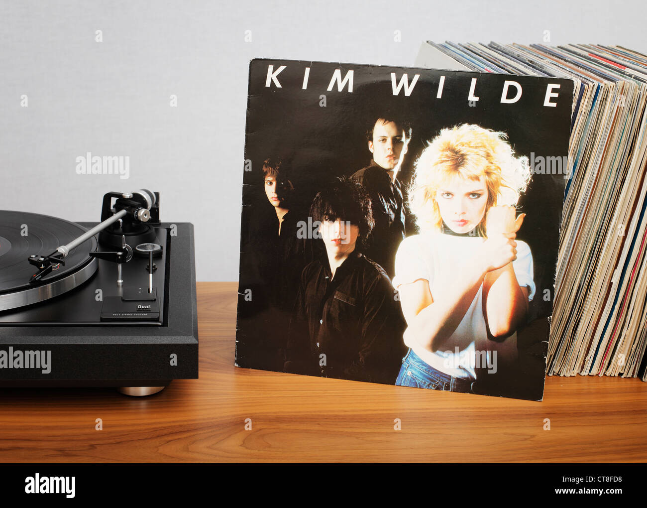 Kim Wilde è il primo omonimo album in studio dalla cantante britannico Kim Wilde, rilasciato nel giugno 1981. Foto Stock