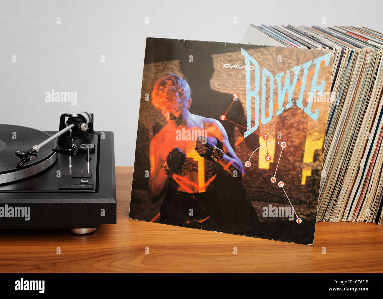 Let's Dance è un album di David Bowie, rilasciato nel 1983. Foto Stock