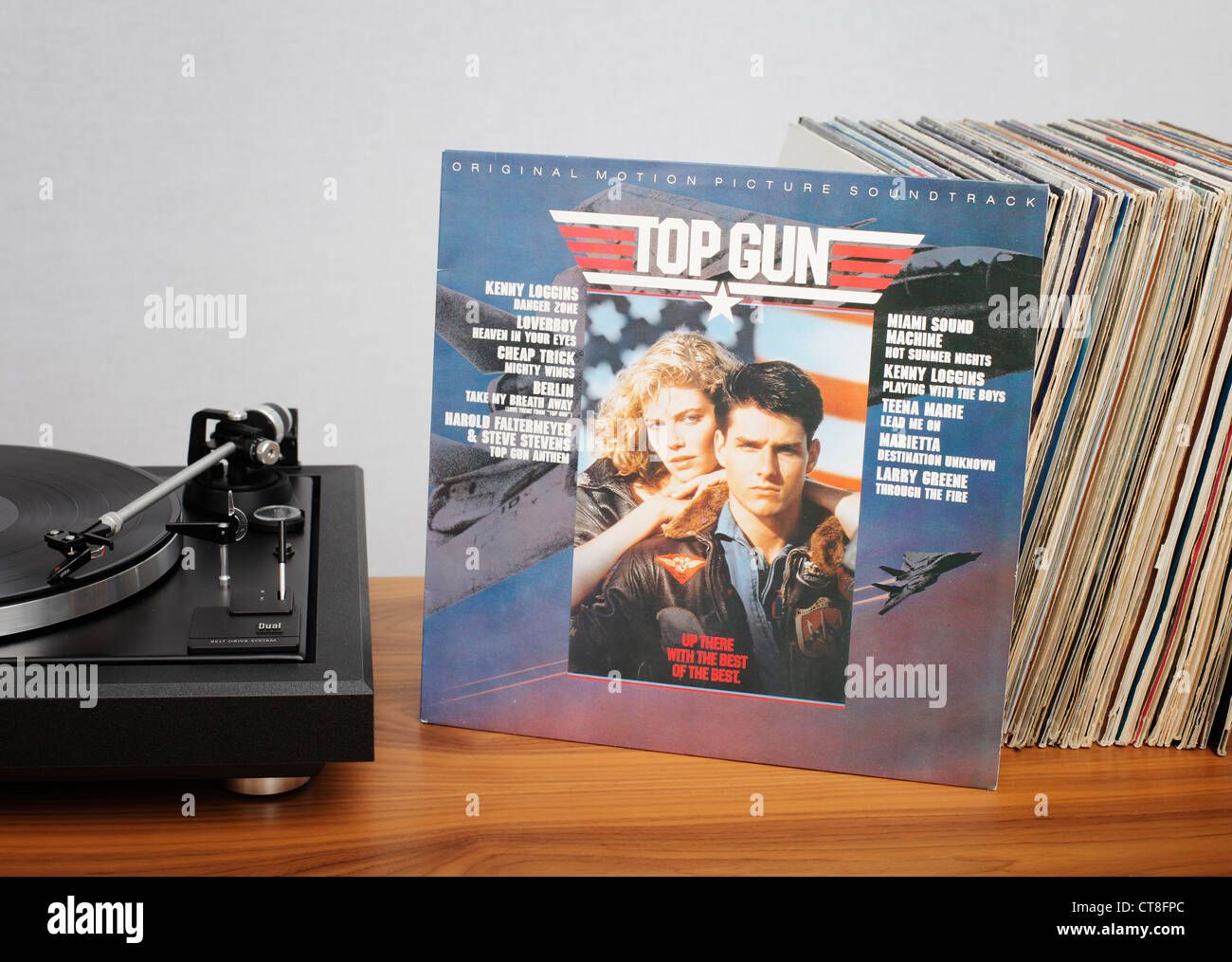 Top Gun è la colonna sonora per il film con lo stesso nome, rilasciato nel 1986 dalla Columbia Records. Foto Stock