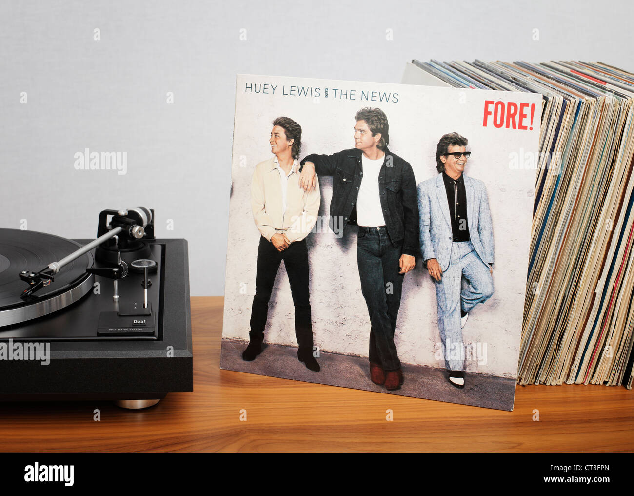 Ore! È il quarto album da American rock band Huey Lewis e News, rilasciato nel 1986. Foto Stock