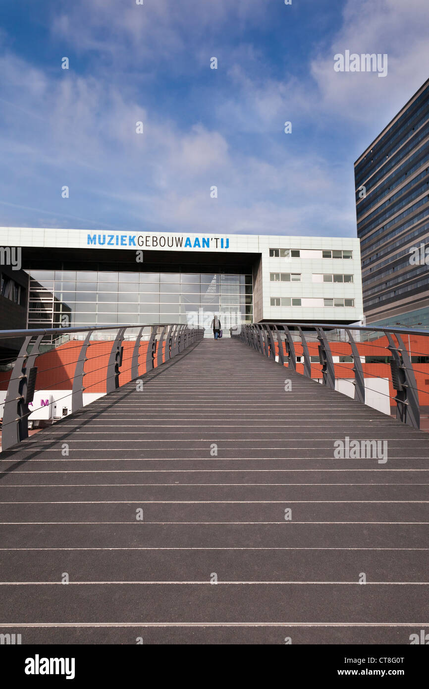 Muziekgebouw aan 't IJ in Amsterdam, Paesi Bassi, è una sala da concerto per musica classica progettati da architetti danesi 3XN Foto Stock