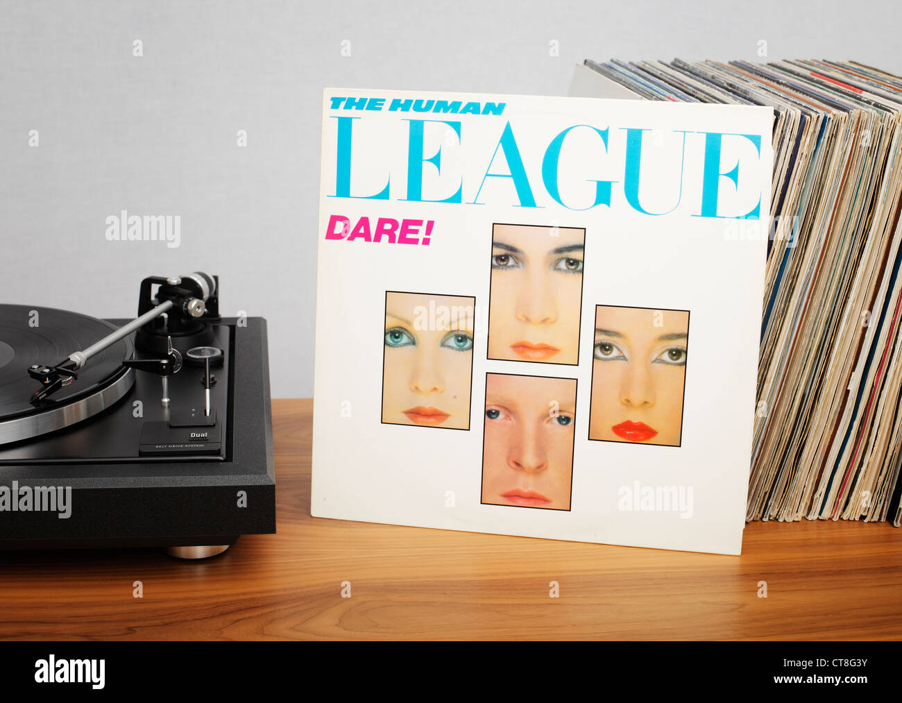 Osare (rilasciato come il coraggio! Negli Stati Uniti) è il terzo album in studio da British synthpop band The Human League. Foto Stock
