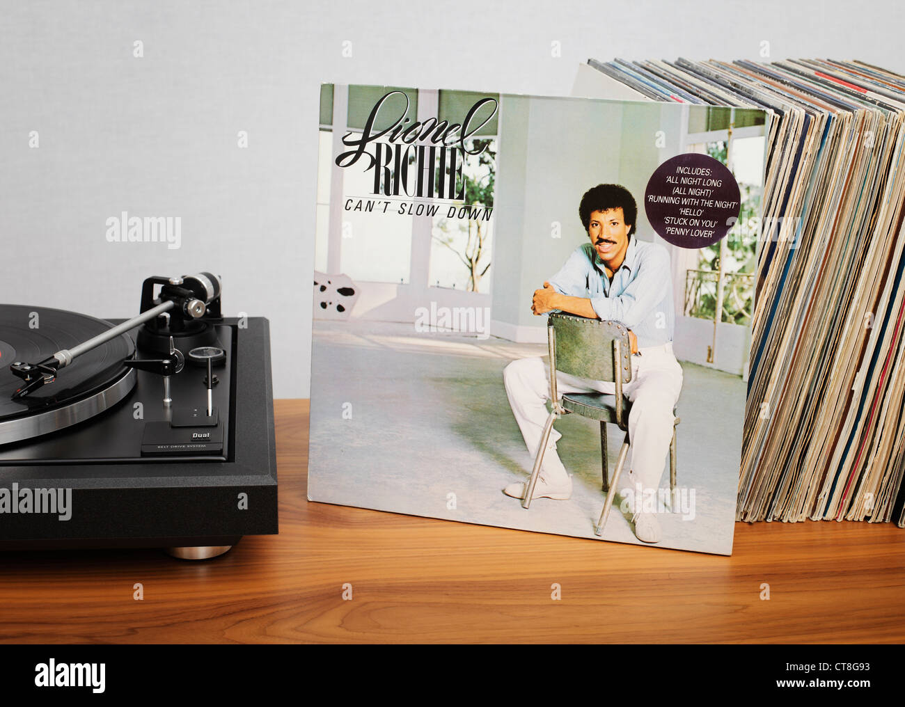 Non è in grado di rallentare il titolo di Lionel Richie il secondo album da solista, il quale è stato rilasciato il 11 ottobre 1983. Foto Stock