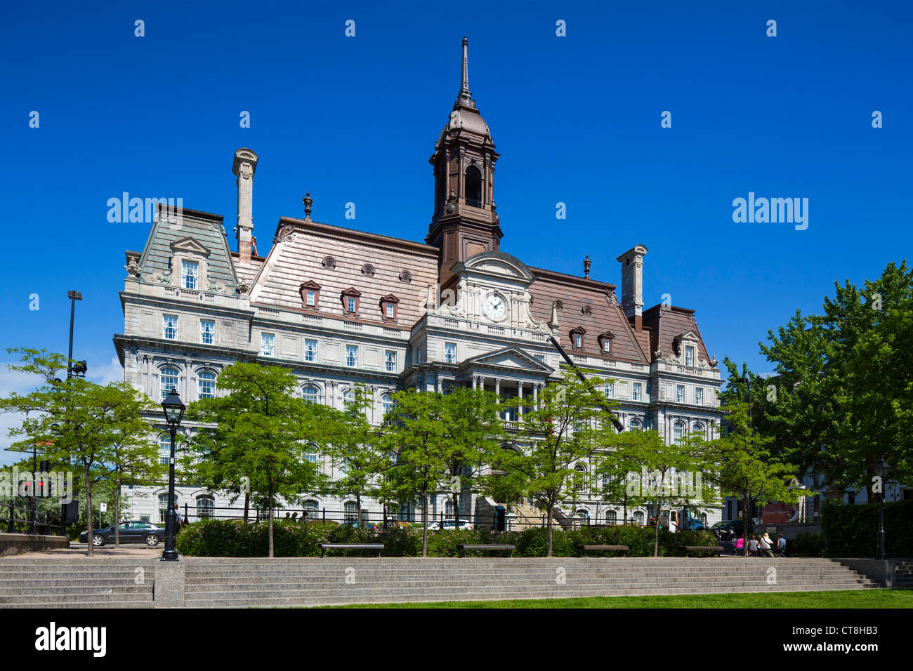 Il Municipio (Hotel de Ville) su rue Notre-dame, Vieux Montréal, Québec, Canada Foto Stock