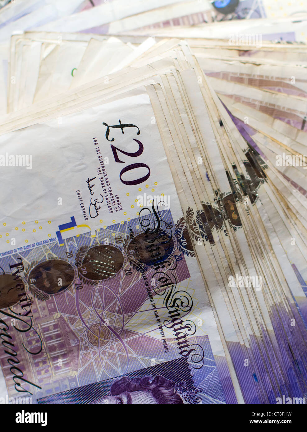 Un ampio fascio di british venti pound note Foto Stock