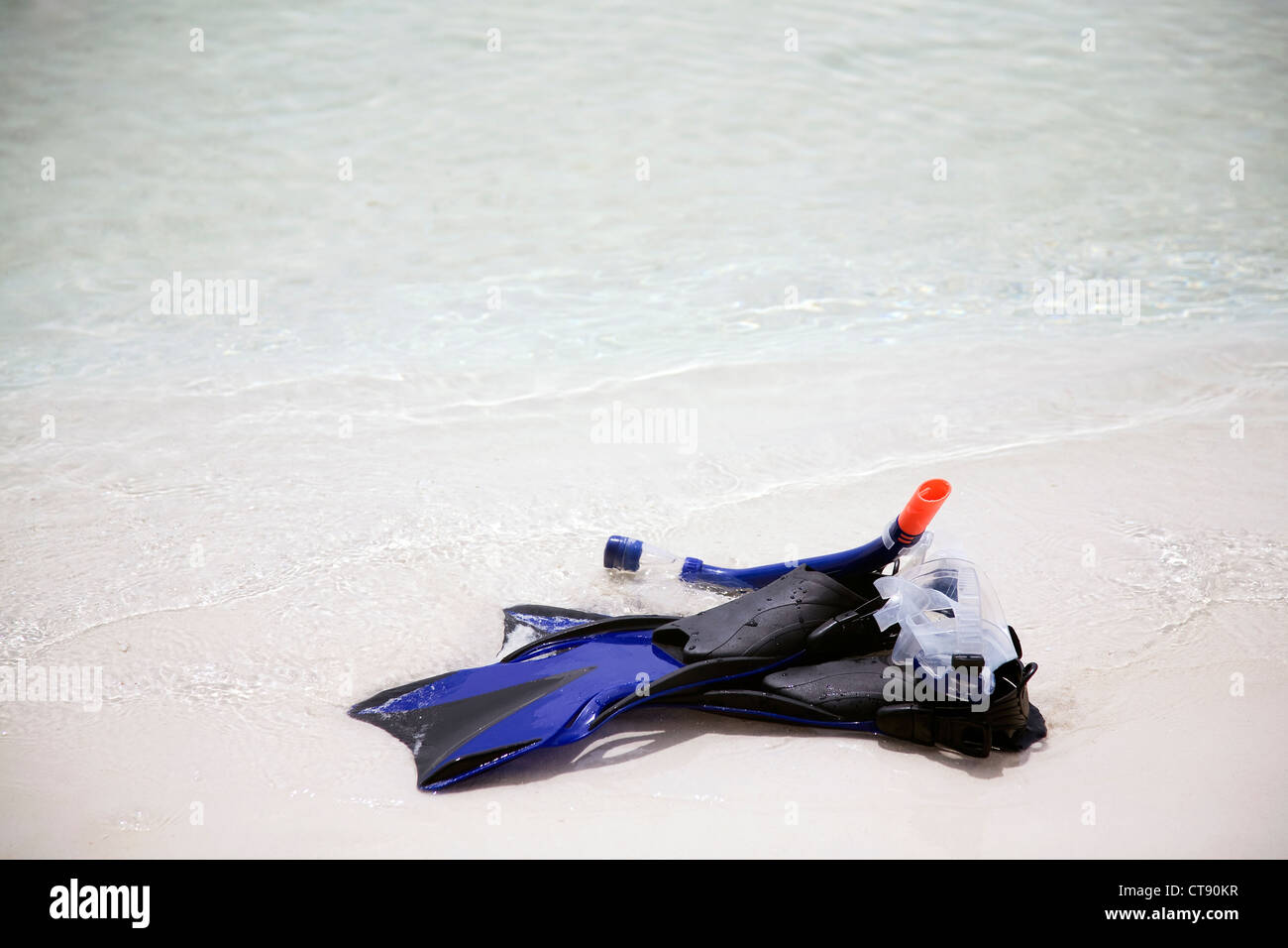 Attrezzatura snorkeling sulla spiaggia Foto Stock