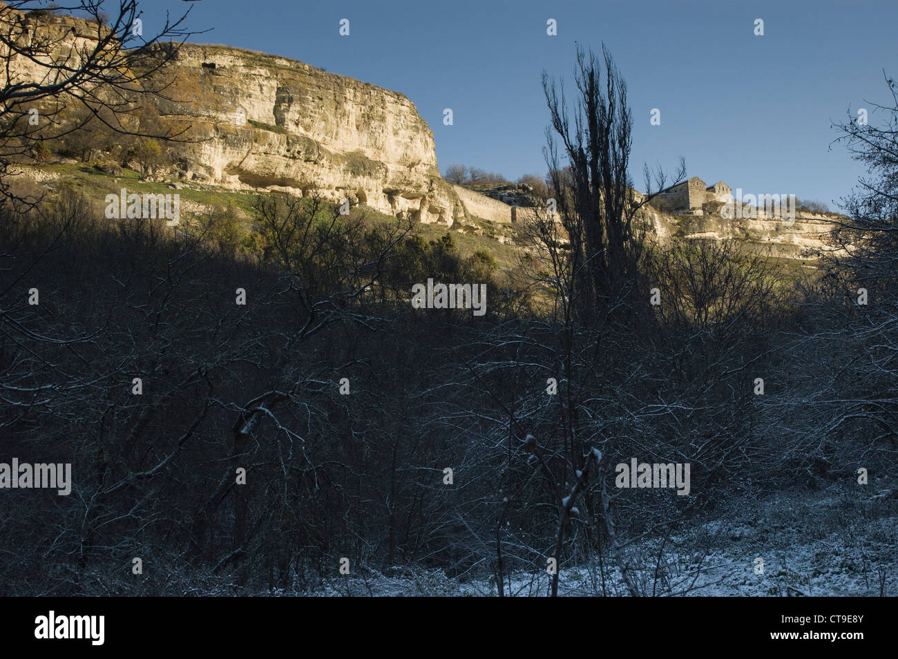 Karaite kenesas sulla cima di montagna, Chufut-Kale fortezza, Crimea, Russia Foto Stock