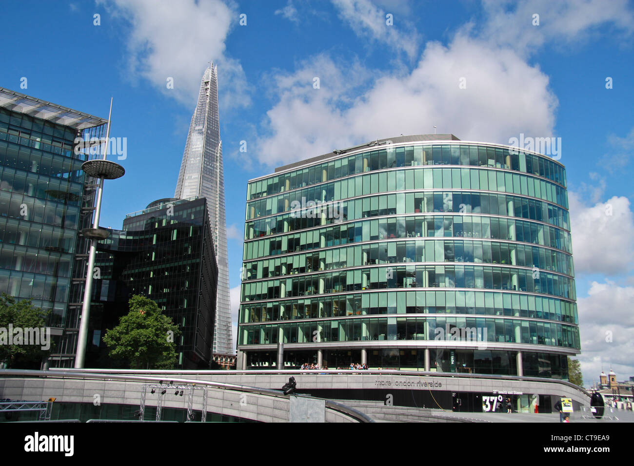 Più Londra edificio di uffici e di Shard in South Bank di Londra Foto Stock