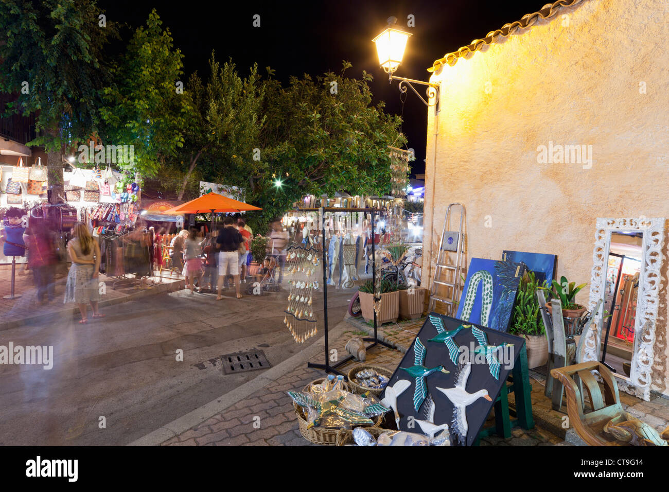 Mercato per turisti in San Teodoro sulla Sardegna, Italia Foto Stock