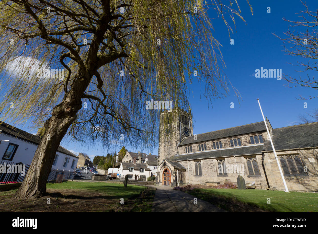 Chiesa di tutti i santi, una parrocchia anglicana chiesa in Bingley, West Yorkshire. Foto Stock
