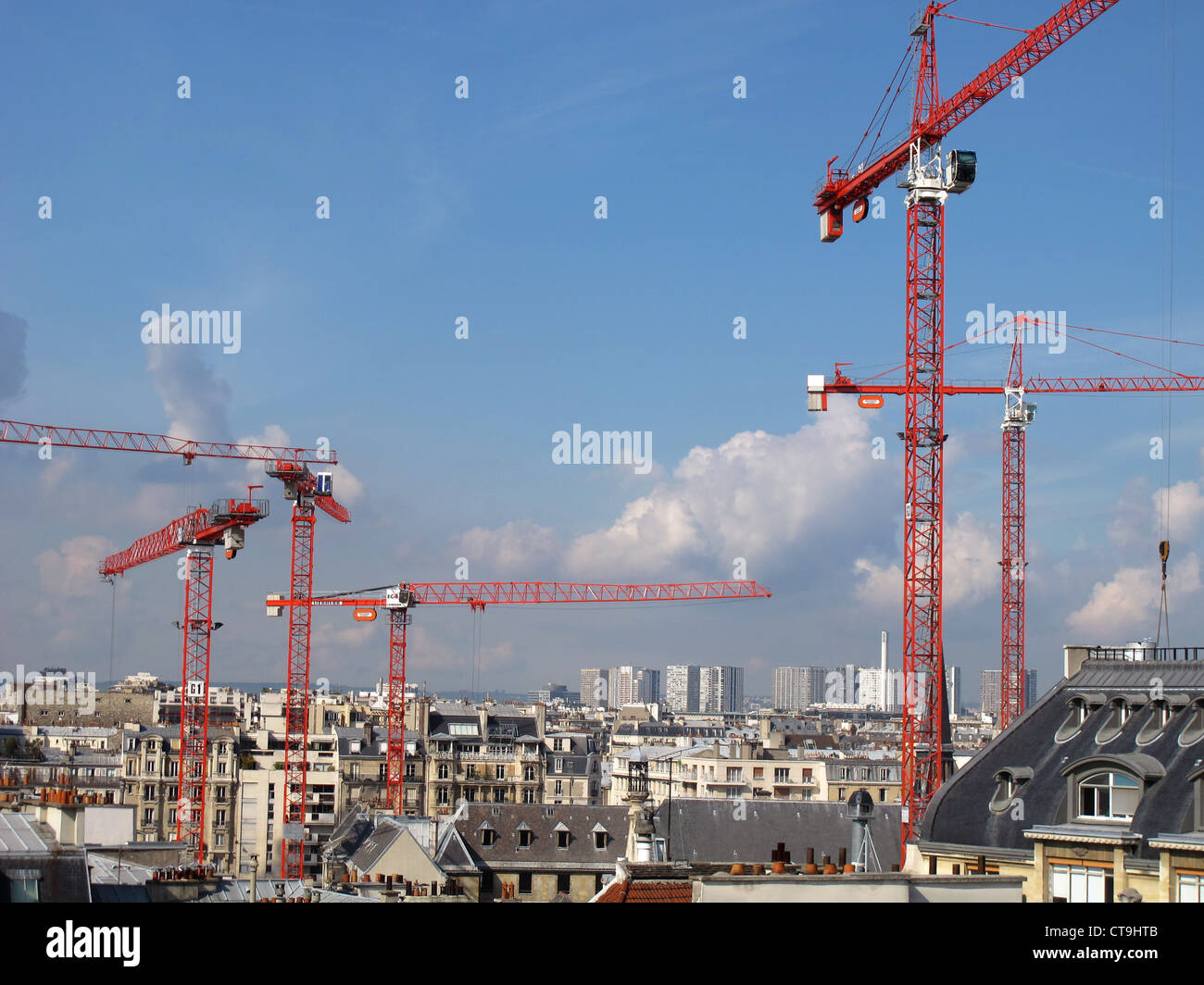 Gru grande al sito di costruzione di ospedale Laennec ;; Parigi Francia Foto Stock