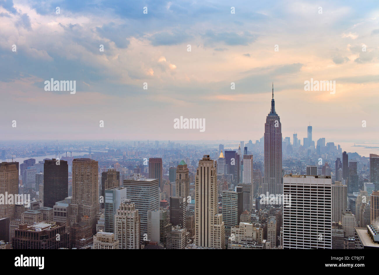 Una vista su midtown e downtown Manhattan, New York City, Stati Uniti d'America. Foto Stock