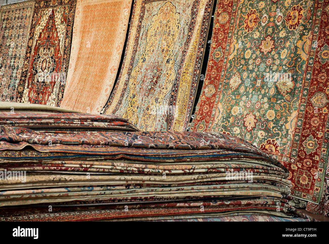 Oriental rug store display. Foto Stock
