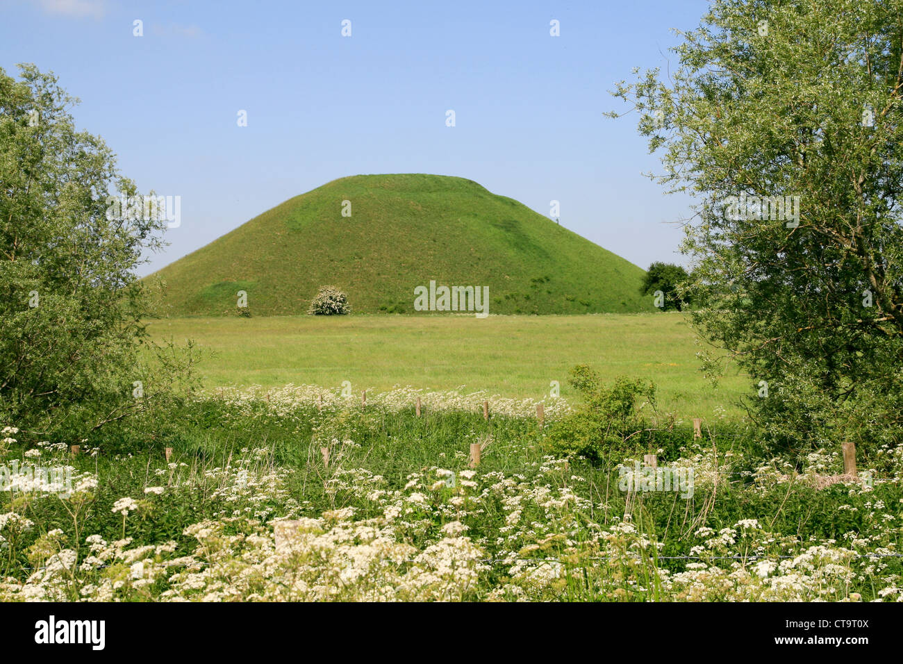 Silbury Hill Wiltshire, Inghilterra REGNO UNITO Foto Stock